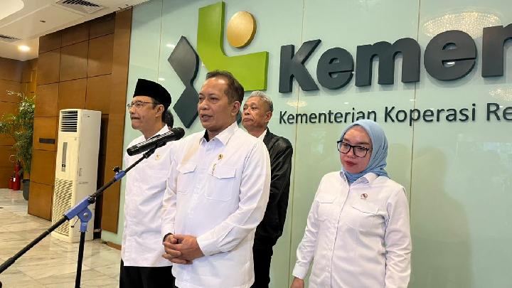 penerima-bansos-diarahkan-bayar-iuran-koperasi-merah-putih