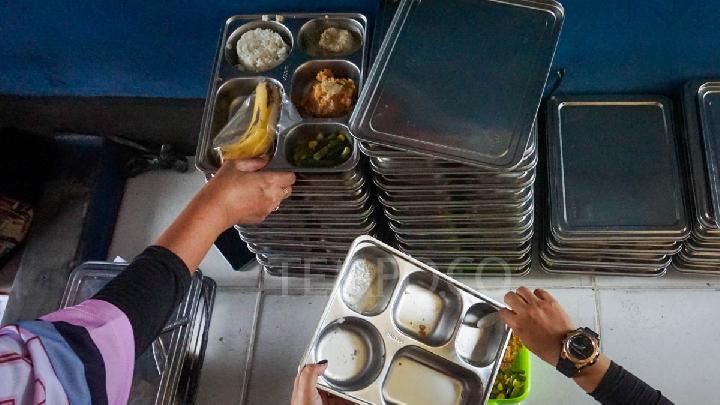 studi-celios:-mbg-tak-menjangkau-warga-yang-paling-butuh