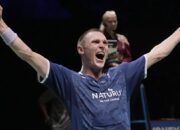 Axelsen Gantung Raket Akibat Cedera Punggung Kronis