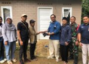PT Semen Padang Serahkan Rumah Layak untuk Keluarga Zulkifli