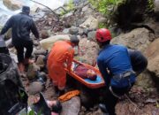 Tim Gabungan Evakuasi Tujuh Penumpang Travel di Malibo Anai