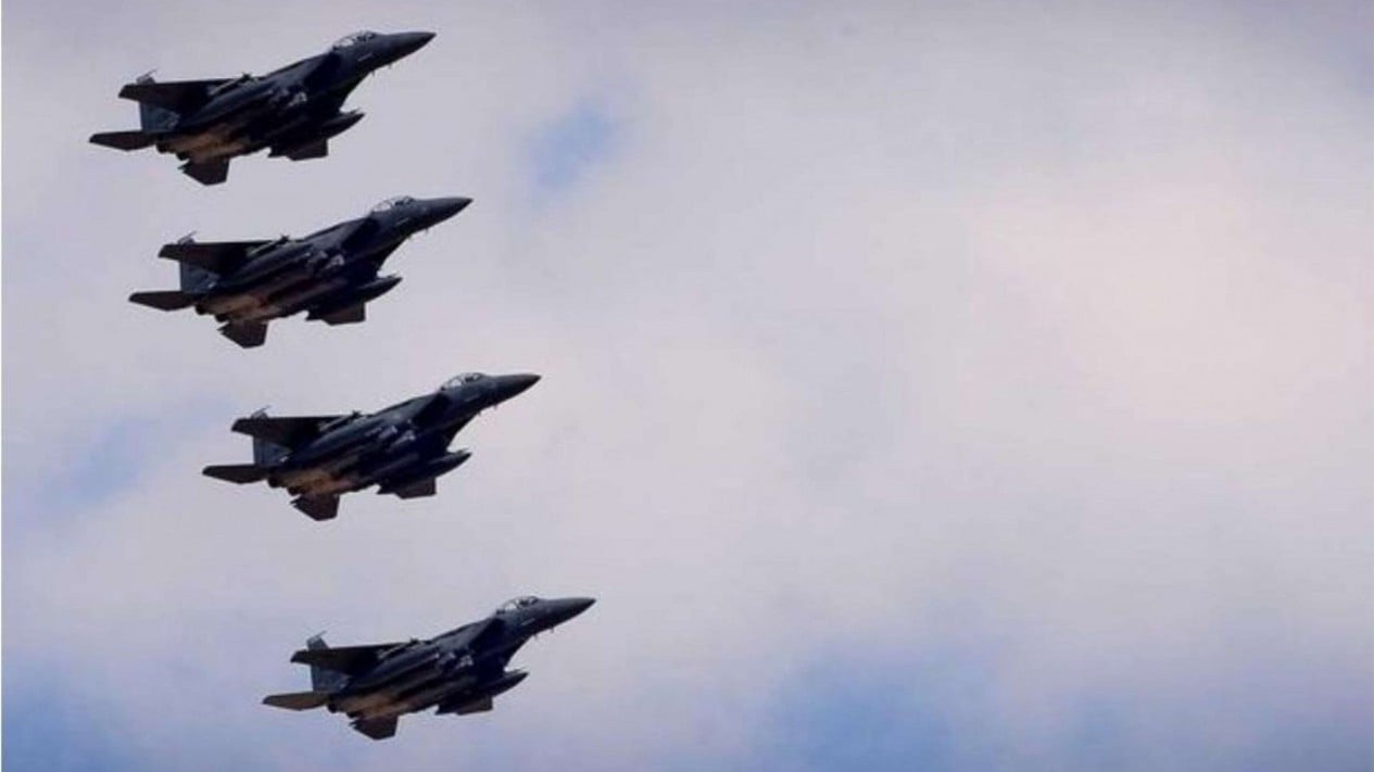 cia-pakai-‘makhluk-gaib’-selamatkan-pilot-jet-tempur-f-15e-strike-eagle-yang-ditembak-jatuh-iran
