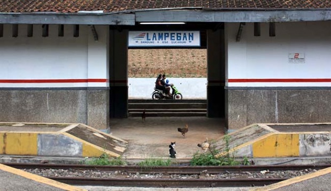 kai-batalkan-perjalanan-ka-siliwangi-akibat-tanah-amblas
