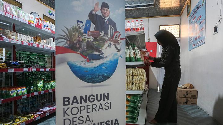 menkop-siapkan-plts-untuk-koperasi-merah-putih-di-pelosok
