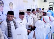 Agam Berangkatkan 336 Calon Jemaah Haji