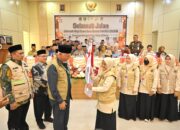 Mahyeldi Lepas 384 Jemaah Haji Kloter 1 Padang