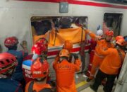 Kemenhub Pastikan Evakuasi Korban Tabrakan Kereta Bekasi Timur