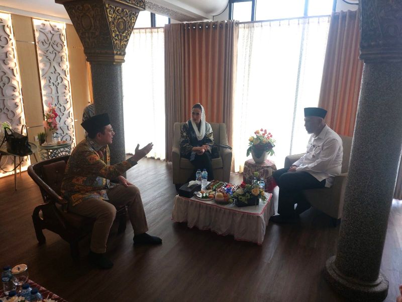 kunjungan-perdana-menpar-ke-sumbar,-fokus-benahi-pariwisata-dan-mentawai
