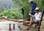 Warga Bukik Putus Minta Perbaikan Jembatan Lubuk Ciktiak