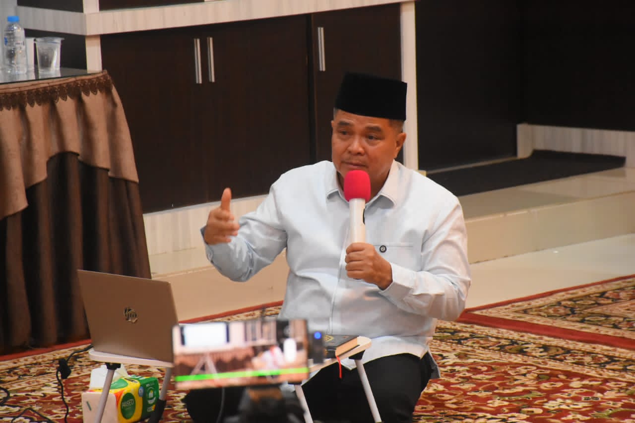 kajian-mingguan-kembali-digelar,-bupati-agam-tekankan-makna-cinta-dalam-pengabdian
