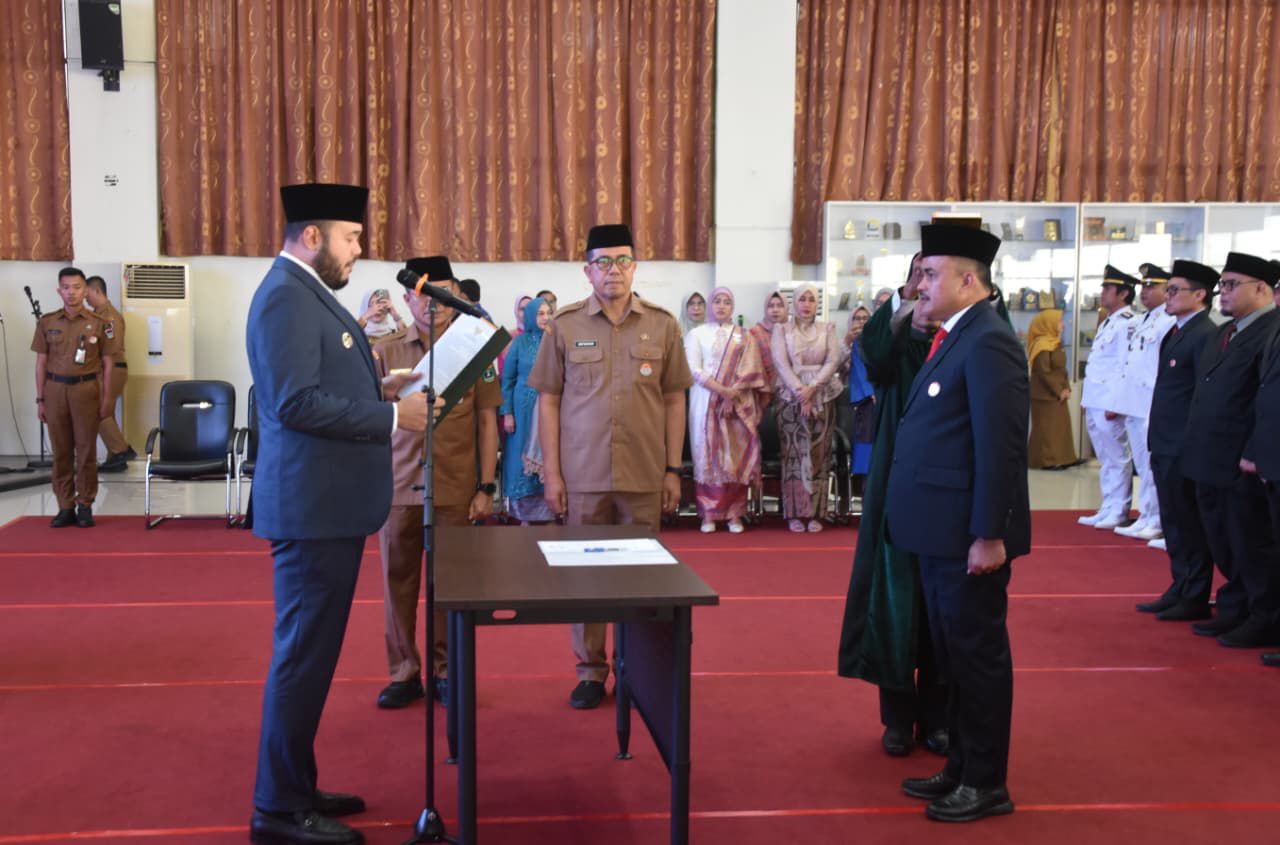 wali-kota-padang-lantik-raju-minropa-jadi-sekda-definitif