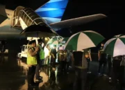 Hujan Tak Halangi Penerbangan Jemaah Haji Padang