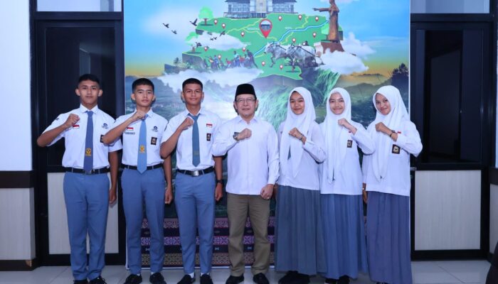 Wali Kota Payakumbuh Kirim Enam Pelajar ke Pelatihan Paskibraka Provinsi