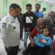 bupati-agam-tinjau-korban-longsor-sungai-landia-di-rsam-bukittinggi,-pastikan-penanganan-optimal-bagi-korban