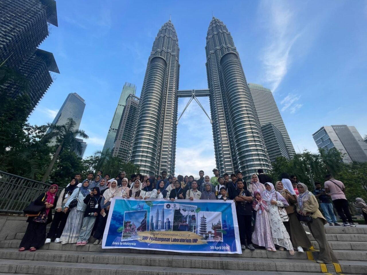 siswa-ecc-smp-pembangunan-lab-unp-jalani-sister-study-ke-malaysia