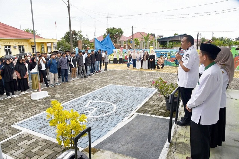 182-calon-mahasiswa-saga-saja-plus-dapat-arahan-dari-walikota-pariaman