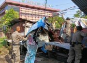 Satpol PP Padang Bongkar Pos Ronda Jadi Pangkalan Ojek