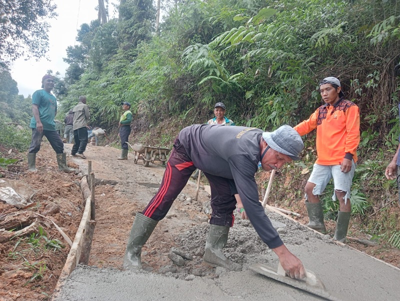 ketua-forum-anak-nagari-limau-manis-apresiasi-kontribusi-pt-semen-padang-di-puncak-labuang