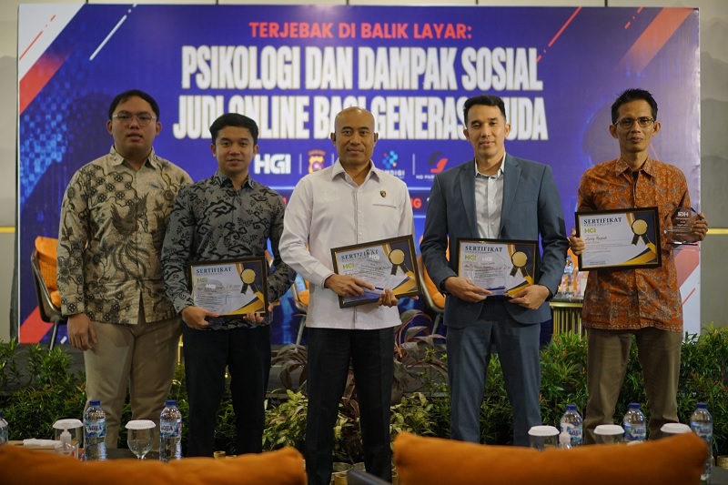 maraknya-risiko-aktivitas-digital-di-kalangan-anak-muda,-hgi-dan-polda-sumbar-dorong-literasi-digital-sebagai-benteng-generasi-muda