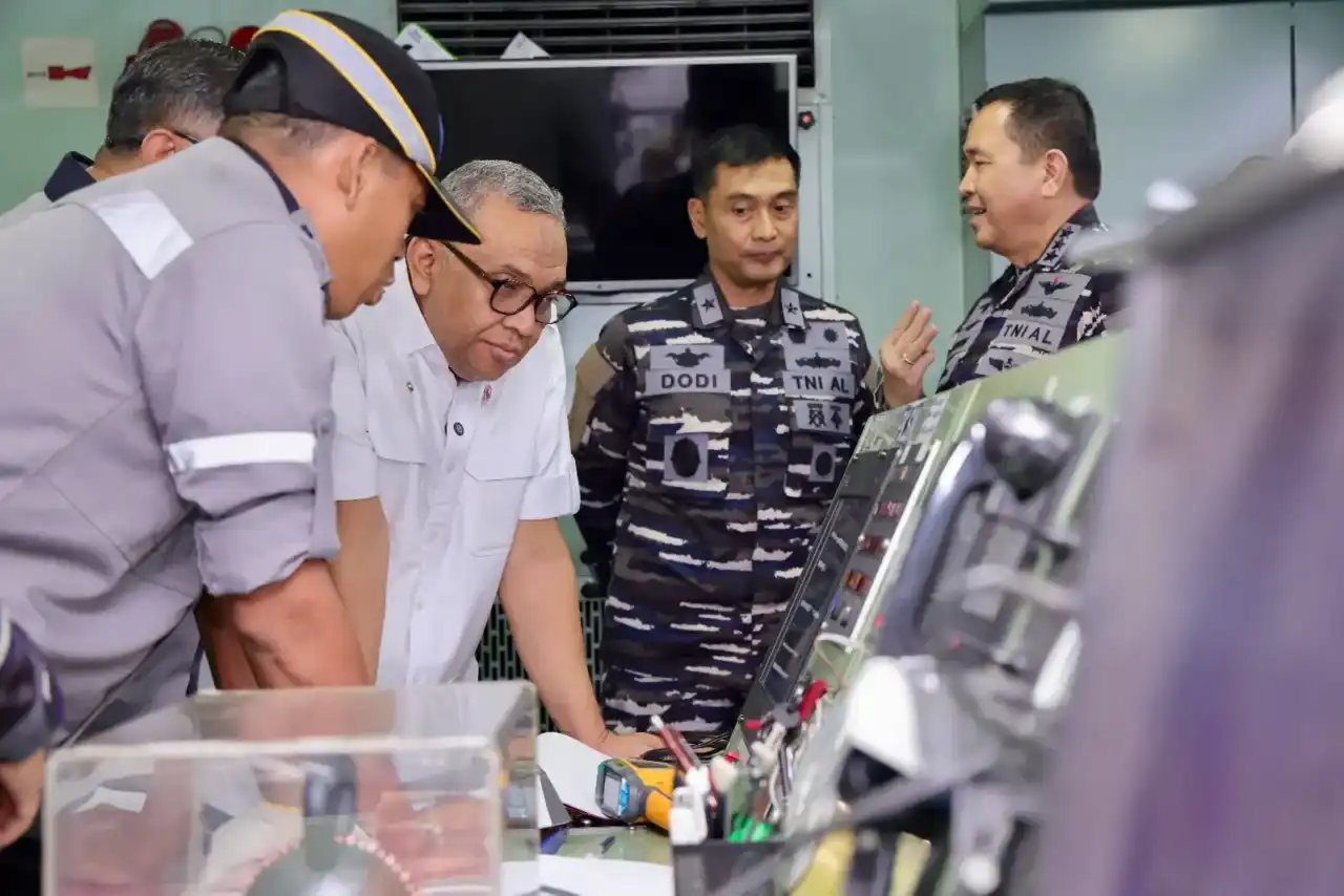 wamenaker-tegaskan-skkni-perkuat-sertifikasi-sdm-maritim-tni-al