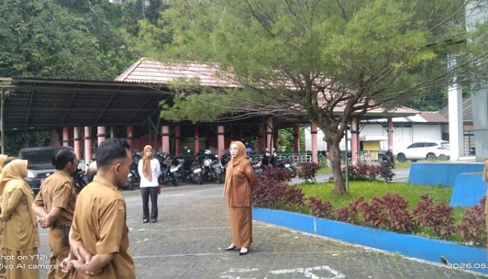 Kadis Kominfo Solok Pimpin Apel, Tekankan Disiplin ASN
