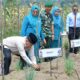 tinjau-stan-up2k,-bupati-agam-tanam-bibit-gerakan-penghijauan-pada-hkg-pkk-ke-54