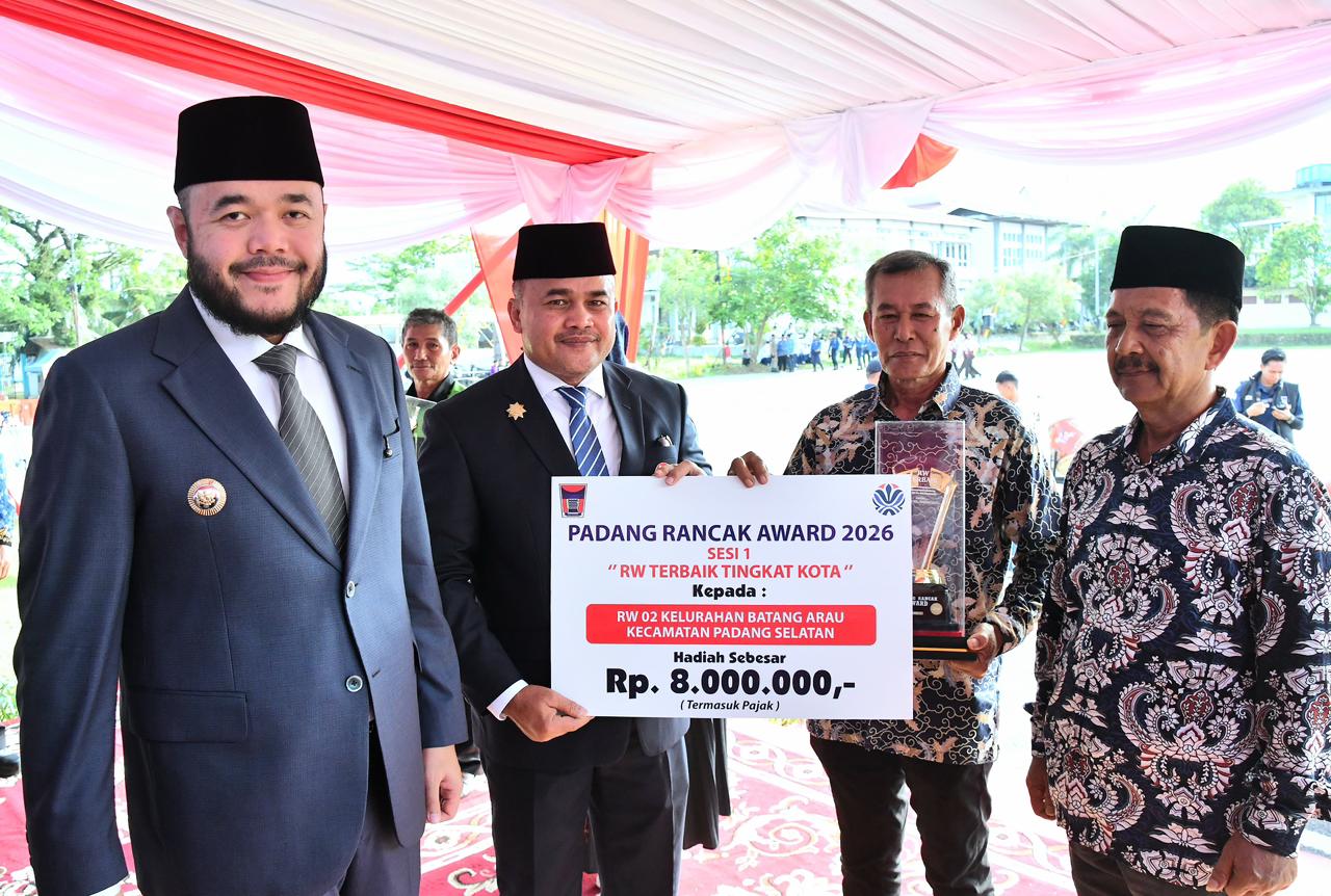 upacara-harkitnas-di-padang,-fadly-amran-tekankan-persatuan-dan-optimisme-bangsa