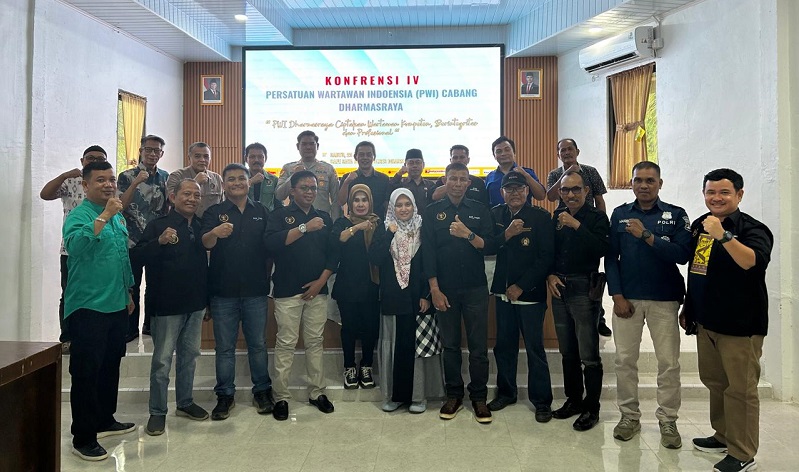 aklamasi-antarkan-roni-aprianto-menahkodai-pwi-dharmasraya-periode-2026-2029