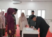 Wali Kota Padang Panjang Lantik 33 ASN dan Kepala Sekolah