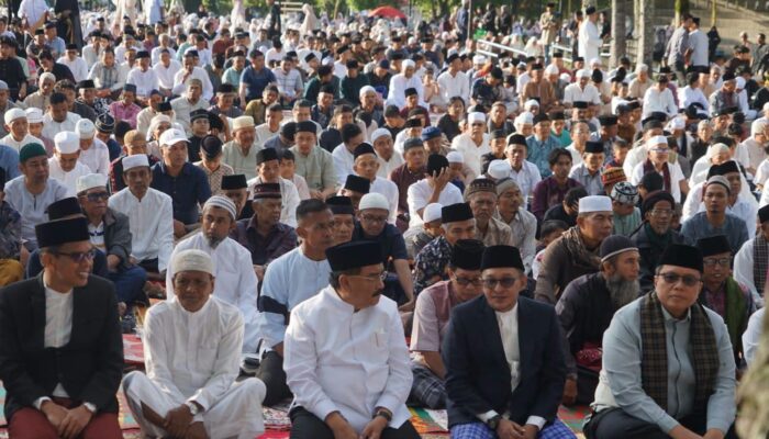 Ribuan Warga Tanah Datar Padati Shalat Idul Adha Bersama