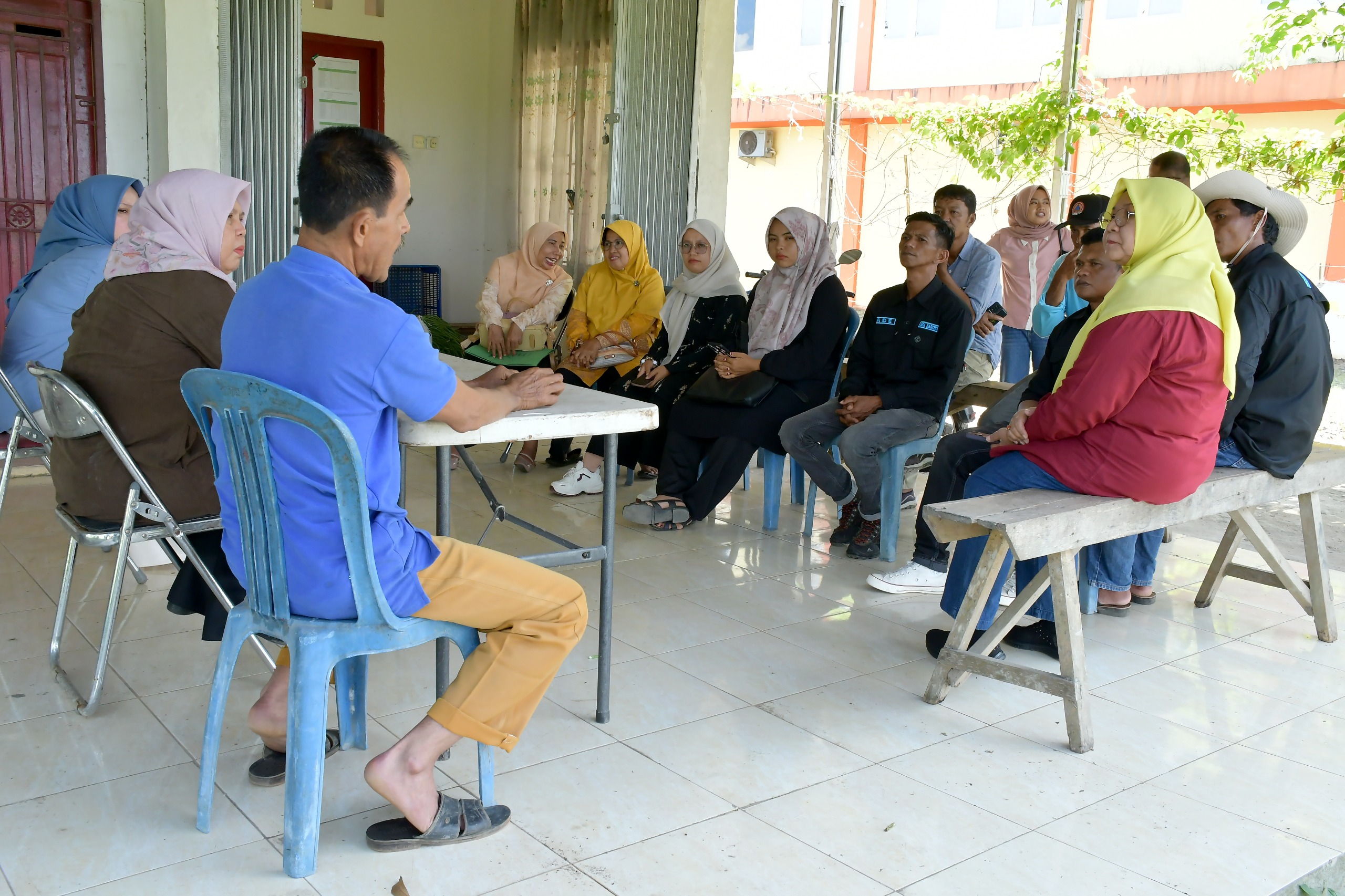 ny-merry-benni-warlis-ajak-petani-agam-pelajari-sistem-pemasaran-modern-di-sta-koba-jaya