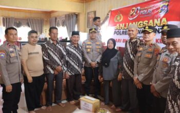 Kapolres Sawahlunto Sambangi Kediaman Purnawirawan Polri Jelang Hari Bhayangkara ke-80