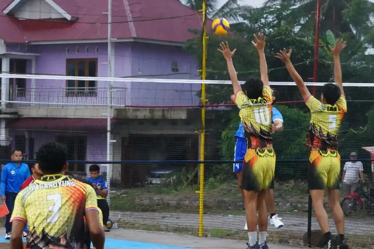 pbvsi-sumbar-gelar-turnamen-voli,-jaring-atlet-berbakat