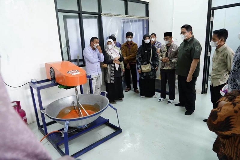 sentra-usaha-saos-tomat-di-nagari-lawang-mandahiling-telah-berproduksi
