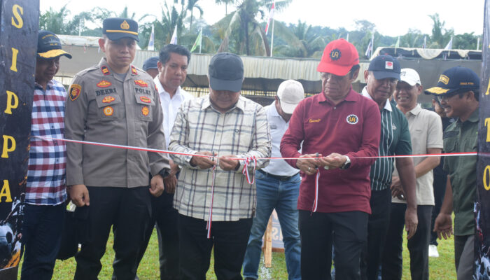 Bupati Agam Resmikan Lapangan H M Kasmir Sekaligus Buka Turnamen Sepak Bola