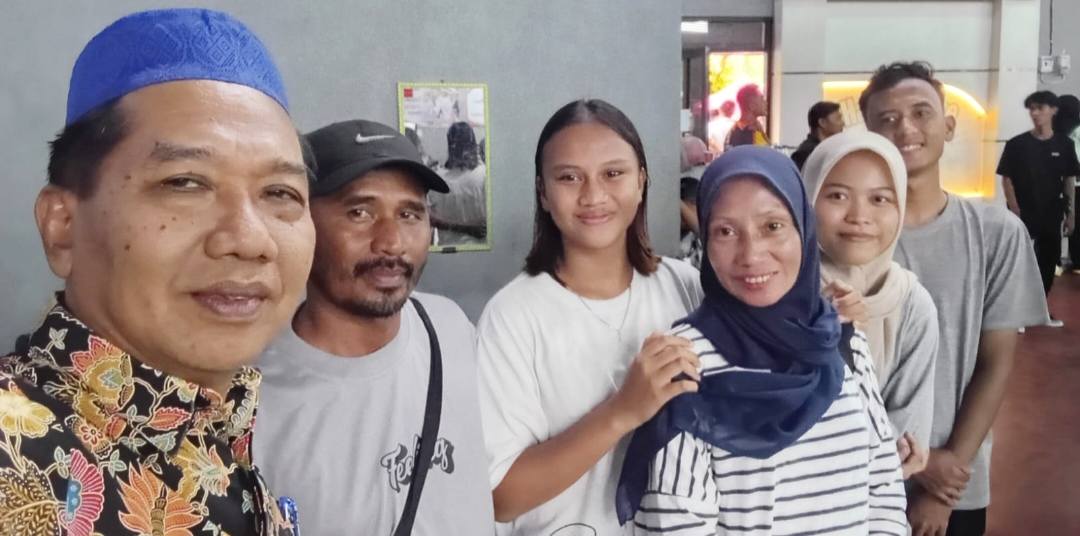 jonaidi-advokat-medan-support-atlet-bulutangkis-fitri-anggraini-di-bhayangkara-open-piala-kapolda-sumbar