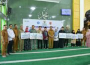 baznas-agam-salurkan-zakat-rp708-juta-untuk-321-mustahik,-mayoritas-untuk-pendidikan