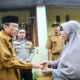 pemko-padang-salurkan-bantuan-sosial-bagi-keluarga-korban-hanyut-pantai