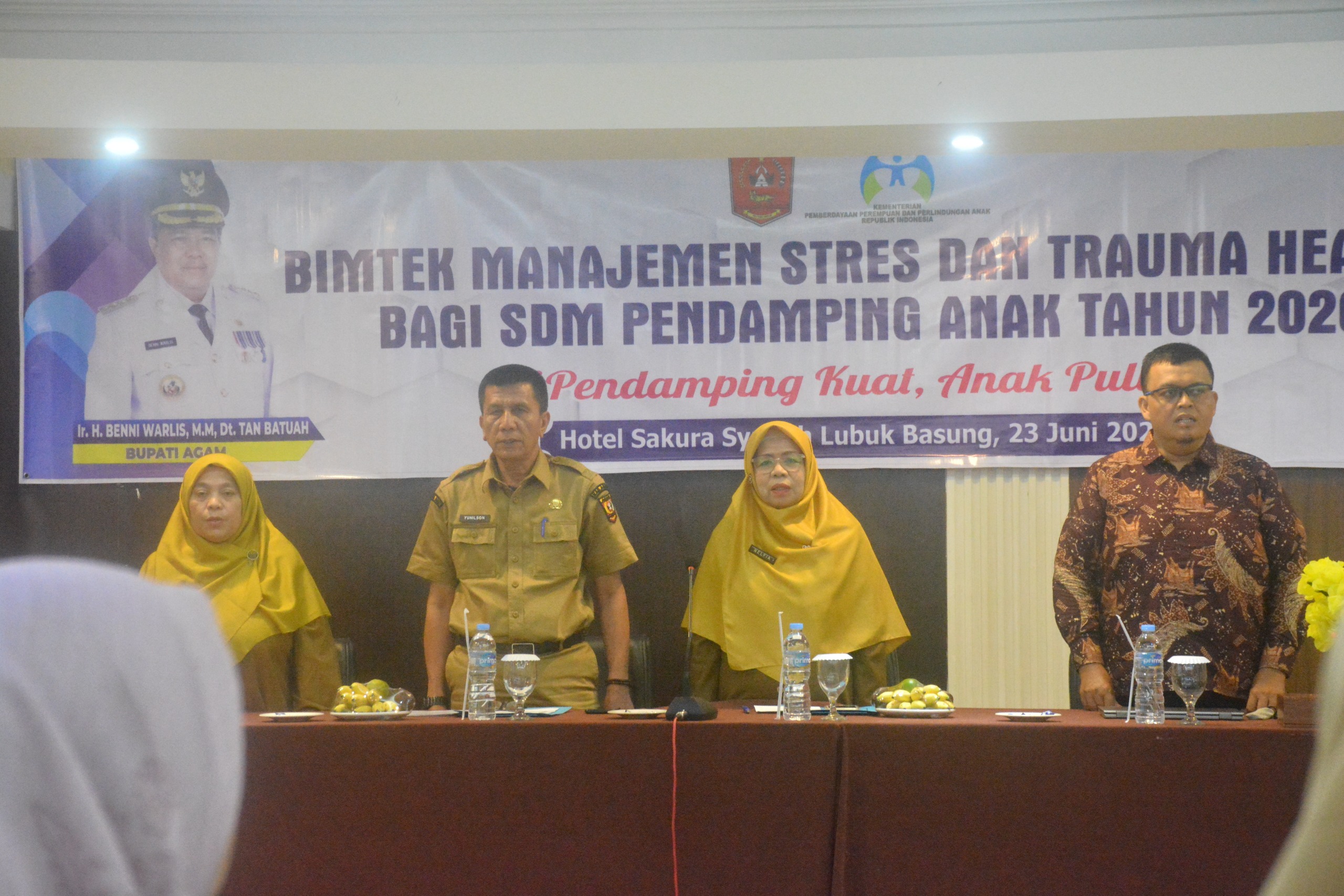 pemkab-agam-perkuat-ketangguhan-mental-sdm-pendamping-anak-melalui-bimtek-trauma-healing