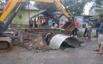 Pemkab Agam Gerak Cepat Perbaiki Jalan Amblas di Balai Salasa
