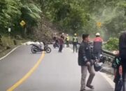 longsor-tutupi-jalan-lintas-padang–bukittinggi-di-lembah-anai,-pengendara-diminta-cari-jalur-alternatif