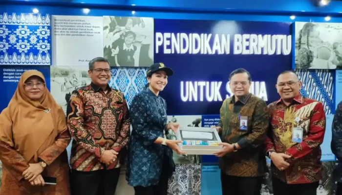Bupati Dharmasraya Percepat Revitalisasi Sekolah dan Bangun Fasilitas Pendidikan Nasional