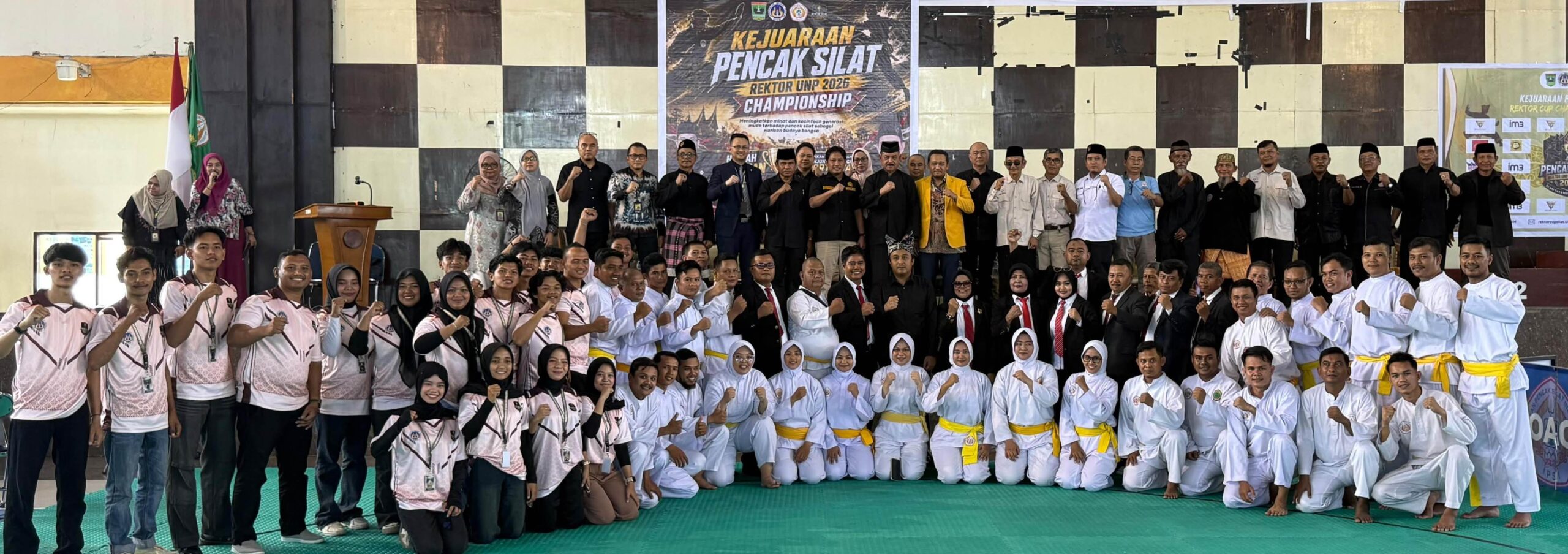 ratusan-pesilat-dari-8-daerah-ramaikan-kejurnas-pencak-silat-rektor-unp-championship-2026