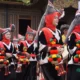 busana-adat-baju-milik-memukau-pengunjung-festival-minangkabau-di-tanah-datar