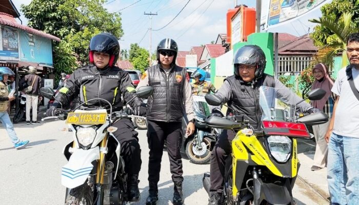 Bupati Padang Pariaman Pantau Pilwana Serentak dengan Mengendarai Sepeda Motor
