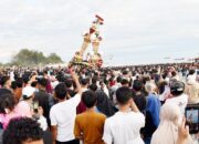 ribuan-orang-saksikan-puncak-pesta-pesona-budaya-tabuik-2026