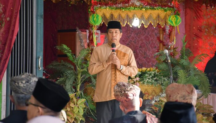 Gadut Semarakkan Khatam Al-Qur’an, Sekda Agam Lepas Pawai Santri Naik Bendi
