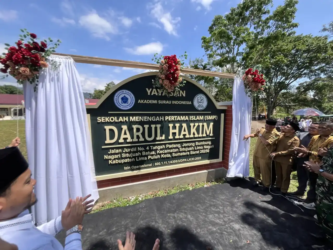 usung-konsep-pendidikan-surau-modern,-gubernur-sumbar-resmikan-smp-islam-darul-hakim