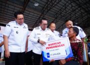 Pemkab Tanah Datar Salurkan Bantuan Rp1,3 Miliar Percepat Pemulihan Korban Bencana