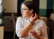 jangan-asal-beli!-6-tips-memilih-earbuds-berkualitas,-perhatikan-teknologi-di-dalamnya